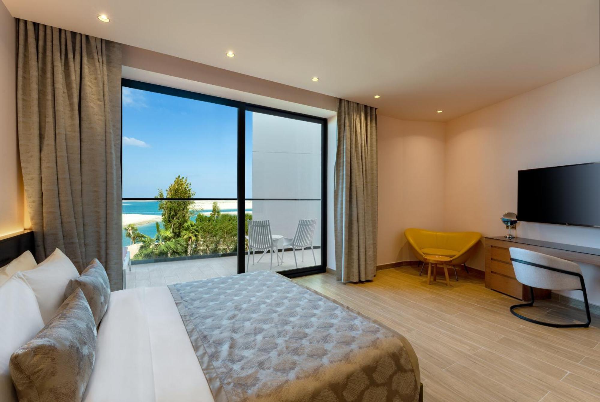 Voco Monaco Dubai By Ihg, Adults Only, World Islands Hotel Exterior photo A room at the hotel