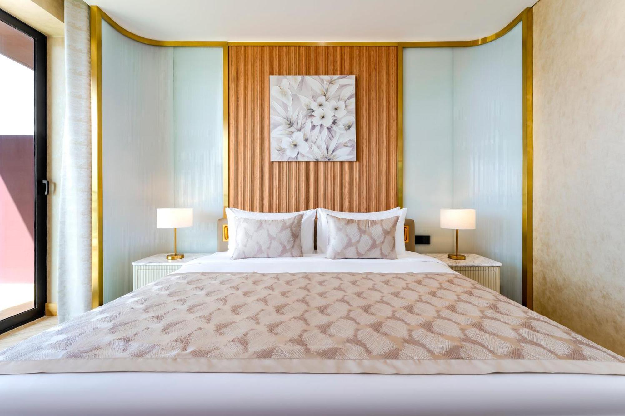 Voco Monaco Dubai By Ihg, Adults Only, World Islands Hotel Exterior photo A bedroom at the hotel