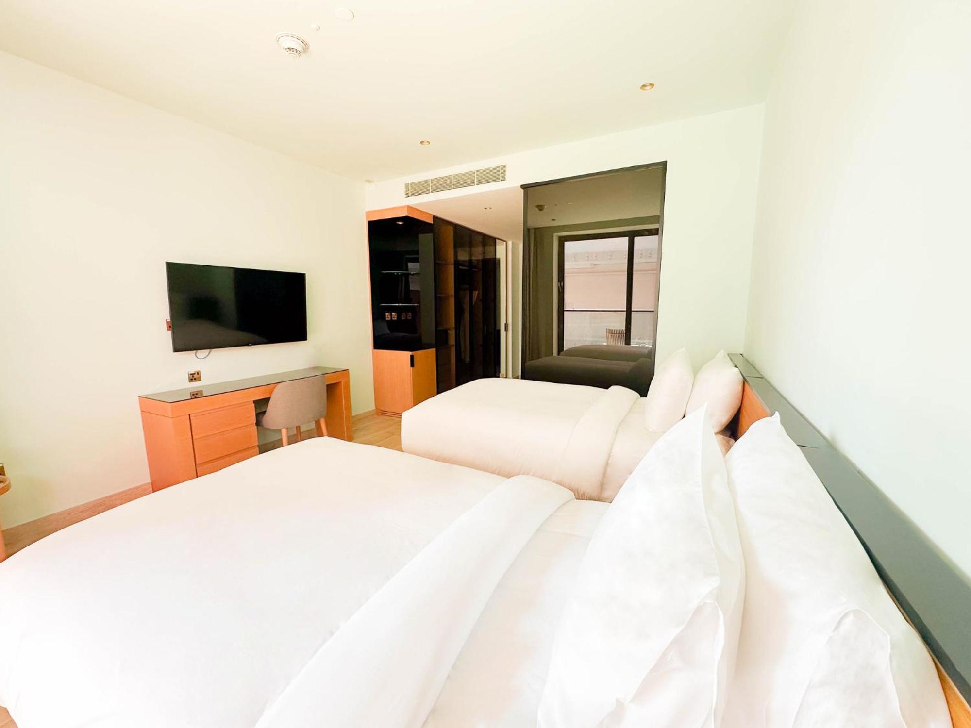 Voco Monaco Dubai By Ihg, Adults Only, World Islands Hotel Exterior photo A bedroom at the hotel