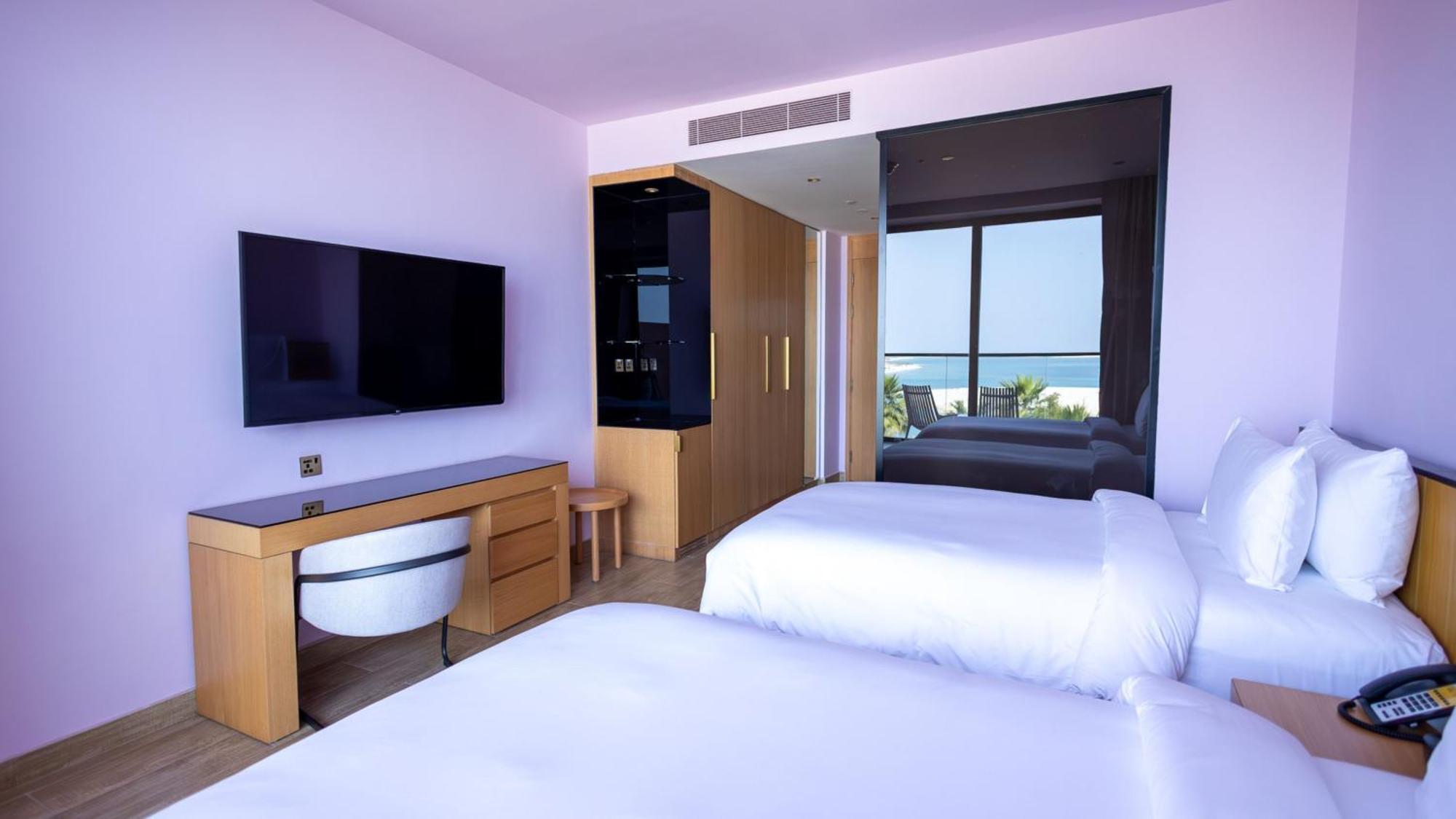 Voco Monaco Dubai By Ihg, Adults Only, World Islands Hotel Exterior photo Deluxe room
