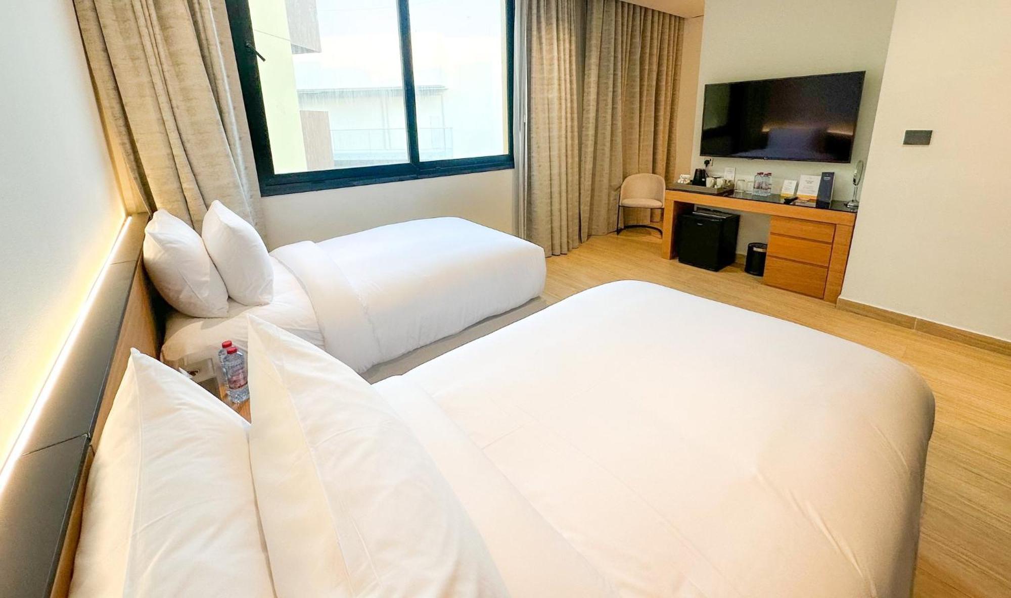 Voco Monaco Dubai By Ihg, Adults Only, World Islands Hotel Exterior photo